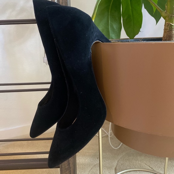 Carvela by Kurt Geiger Black Heels - Picture 2 of 3